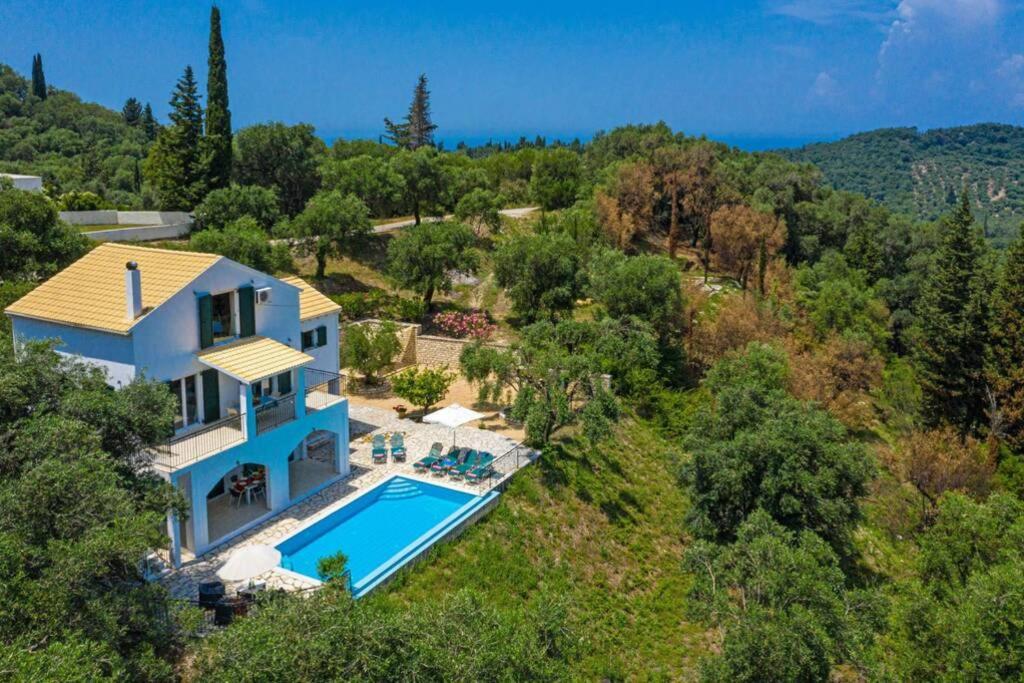 Villa Eleonas Strongyli  외부 사진