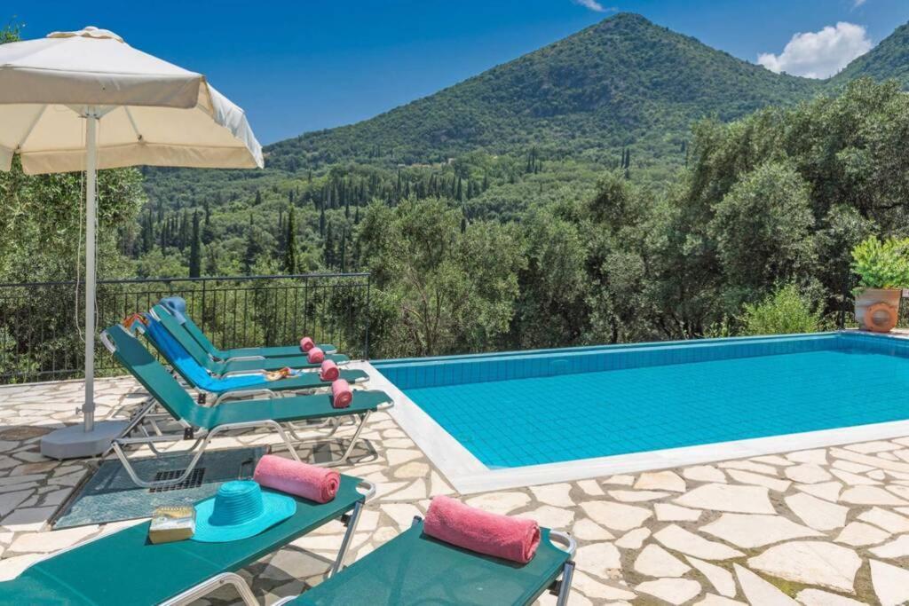Villa Eleonas Strongyli  외부 사진