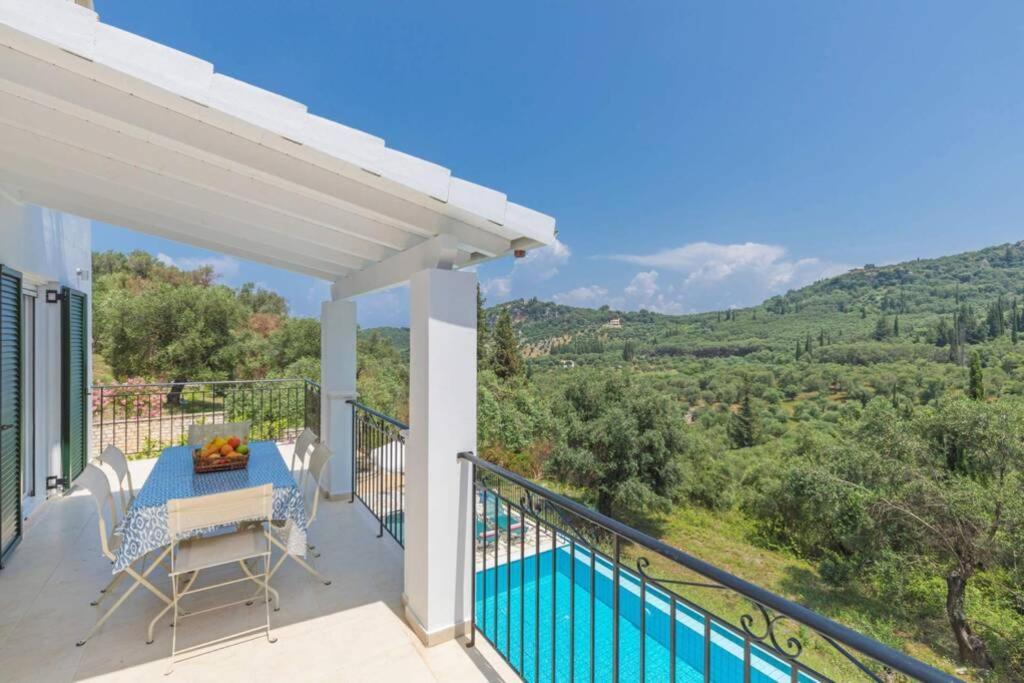 Villa Eleonas Strongyli  외부 사진